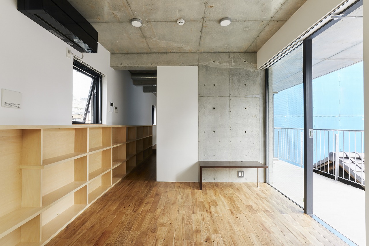 商店街の三世帯住宅