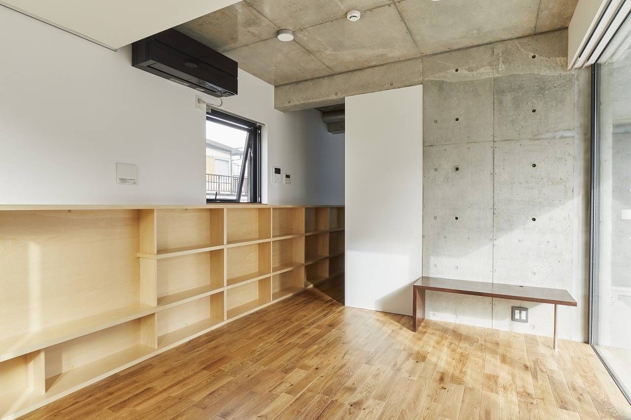 商店街の三世帯住宅