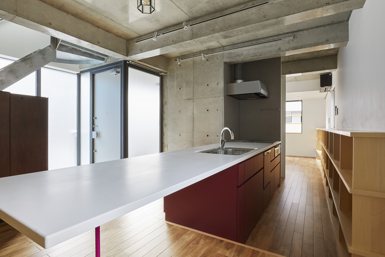 商店街の三世帯住宅