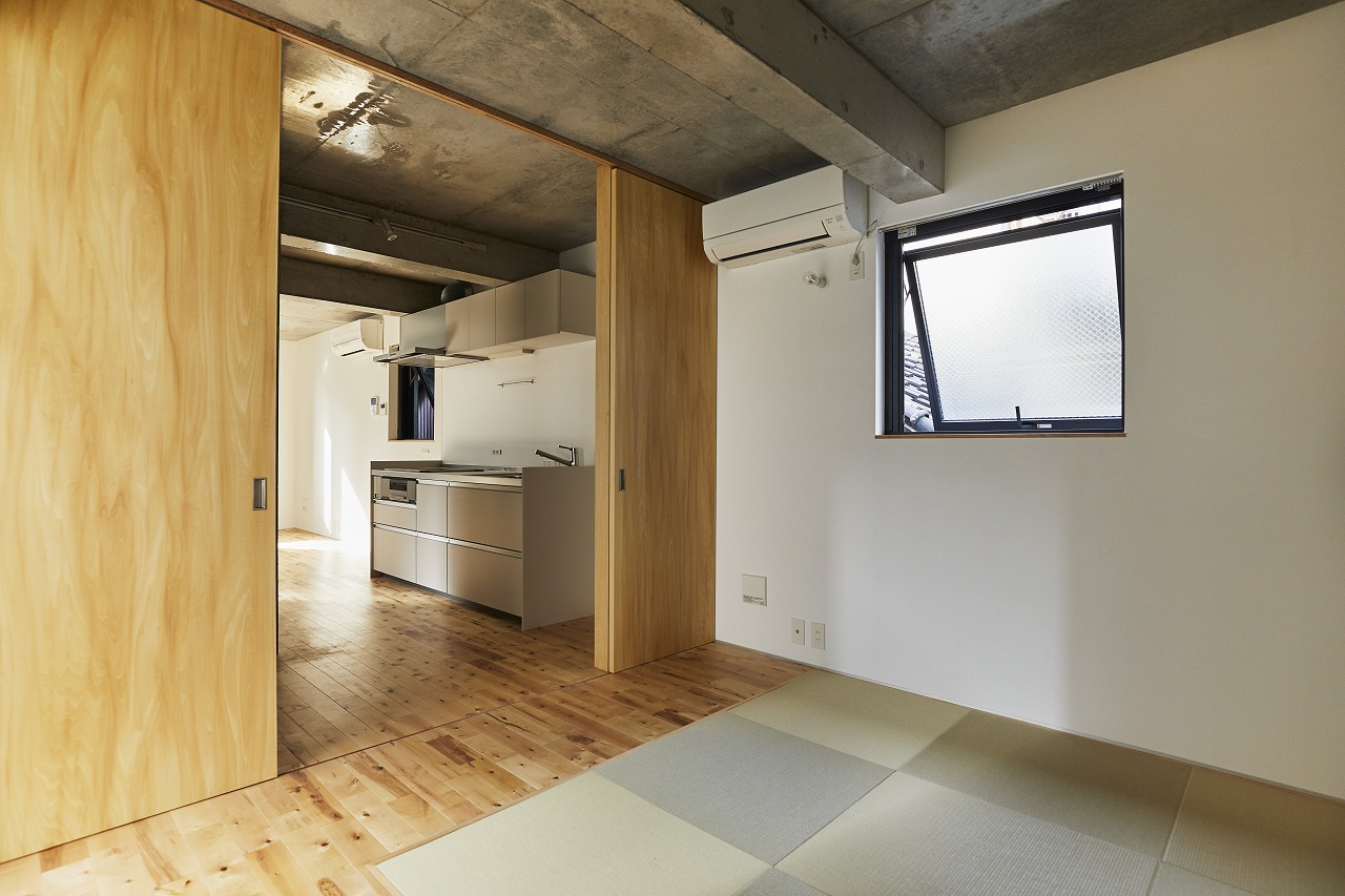 商店街の三世帯住宅