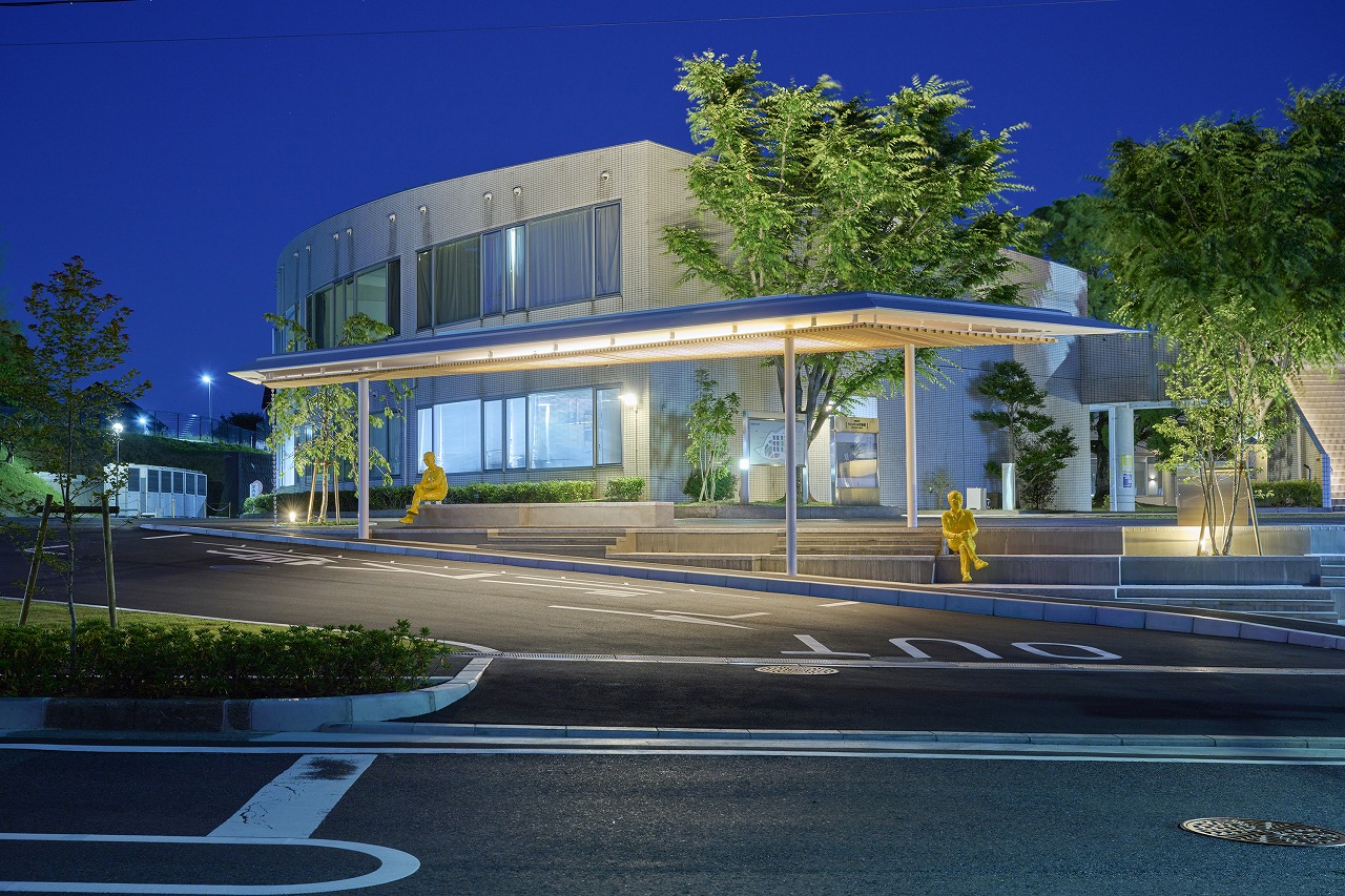 成安造形大学　エントランス