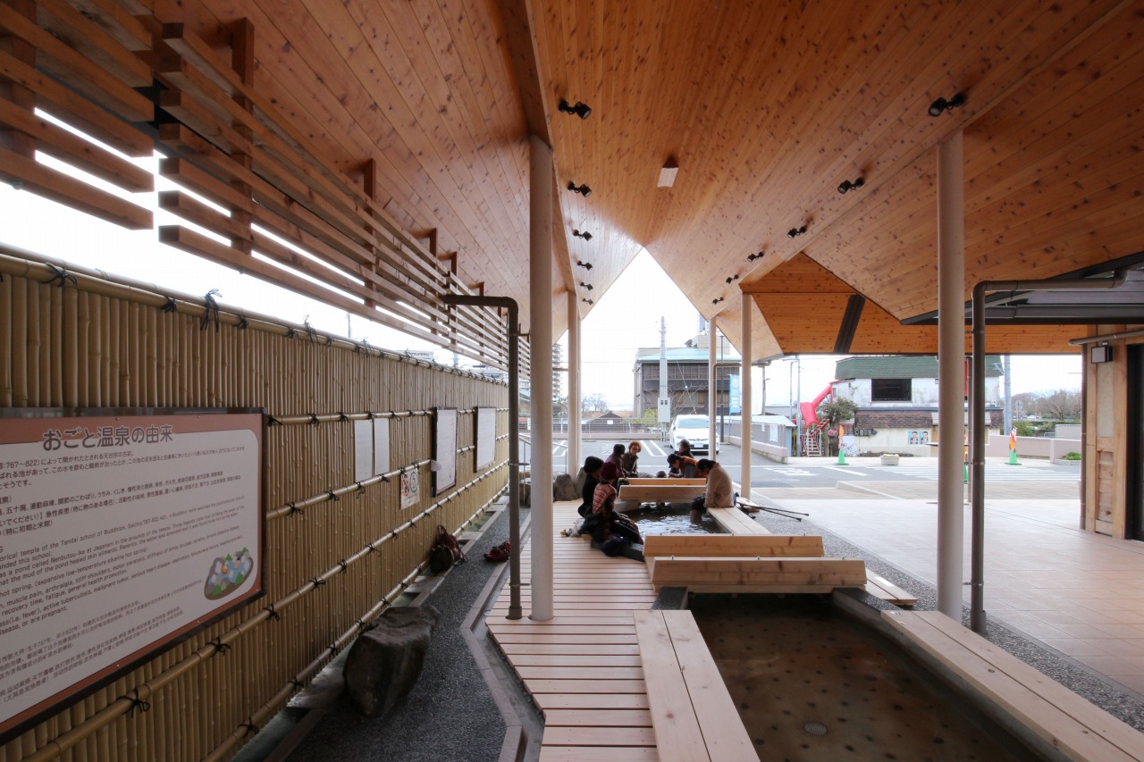 おごと温泉観光公園足湯施設